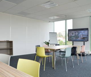 Open Space  7 postes Coworking Boulevard du Grand Cerf Poitiers 86000 - photo 6
